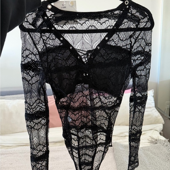 Meshki Black Lace Long Sleeve Bodysuit - Picture 2 of 6